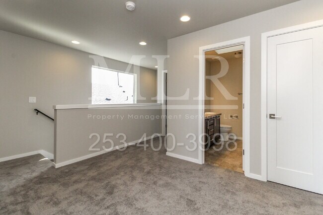 Building Photo - 10325 SE 270th St