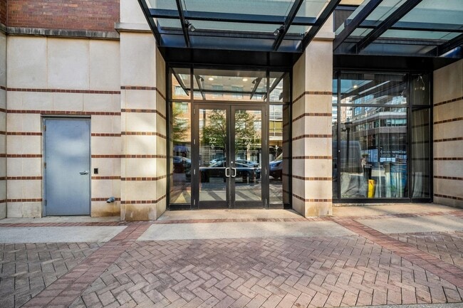 Building Photo - 22 Ave at Port Imperial