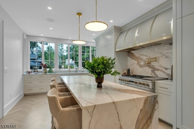 Building Photo - 84 Watchung Ave