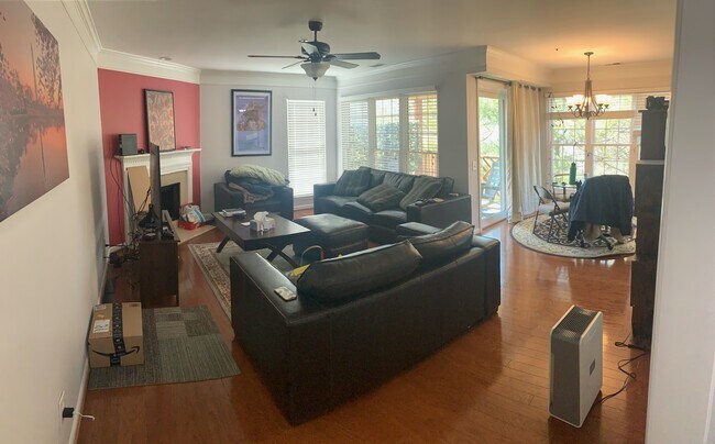 Living room - 2816 Emma Lee St