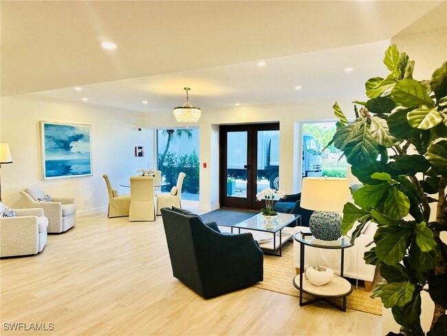 Building Photo - 2750 Gulf Shore Blvd N