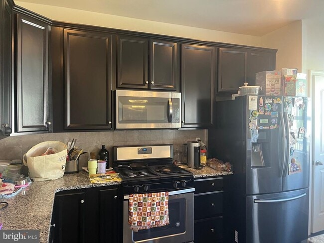 Building Photo - 141 Graystone Dr