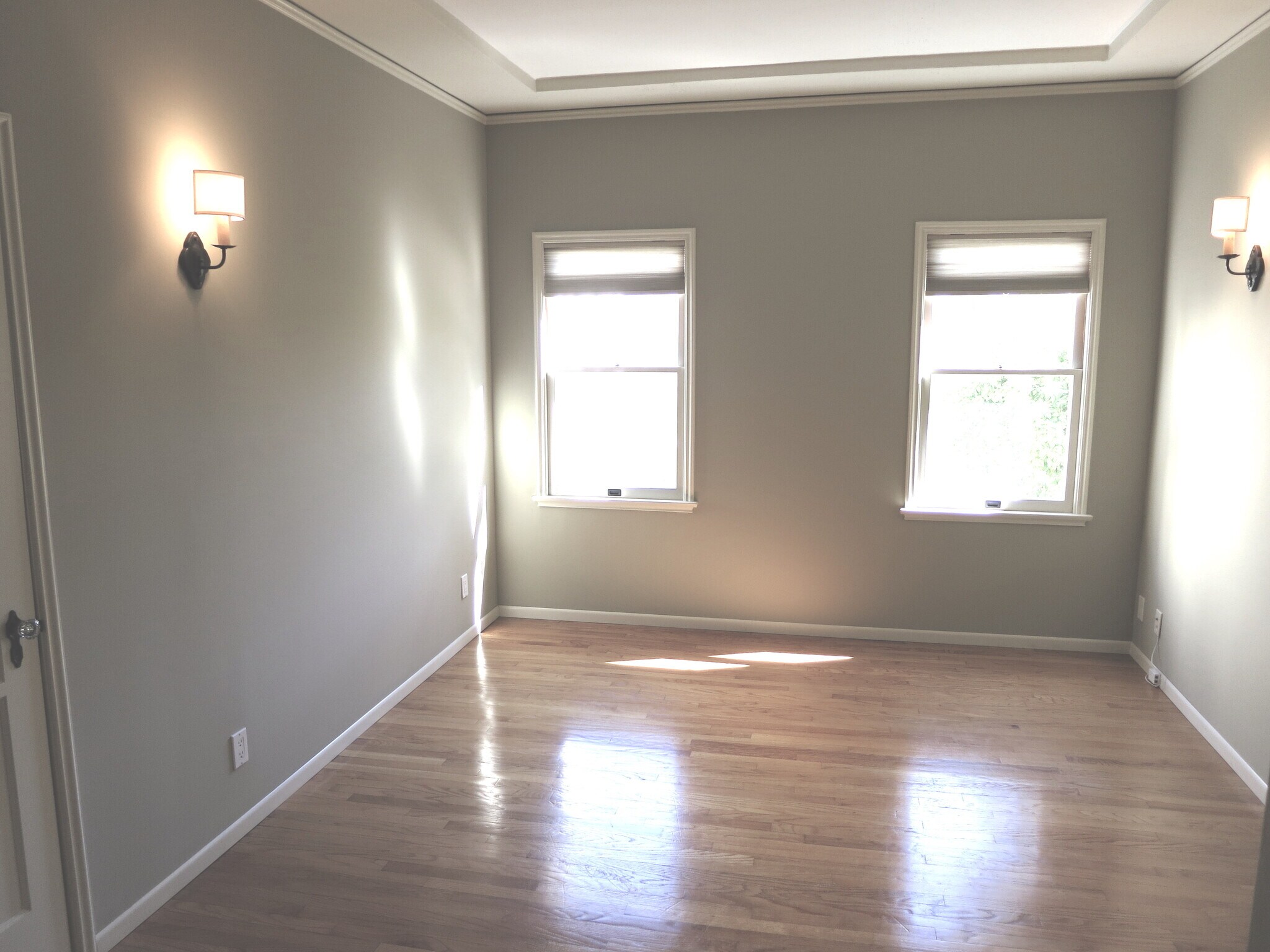 Office - 1922 N Hoover St