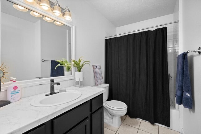 Building Photo - Spacious Latah Valley Home - Gated Community