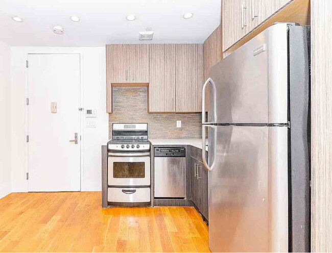 Building Photo - 871 Bergen St