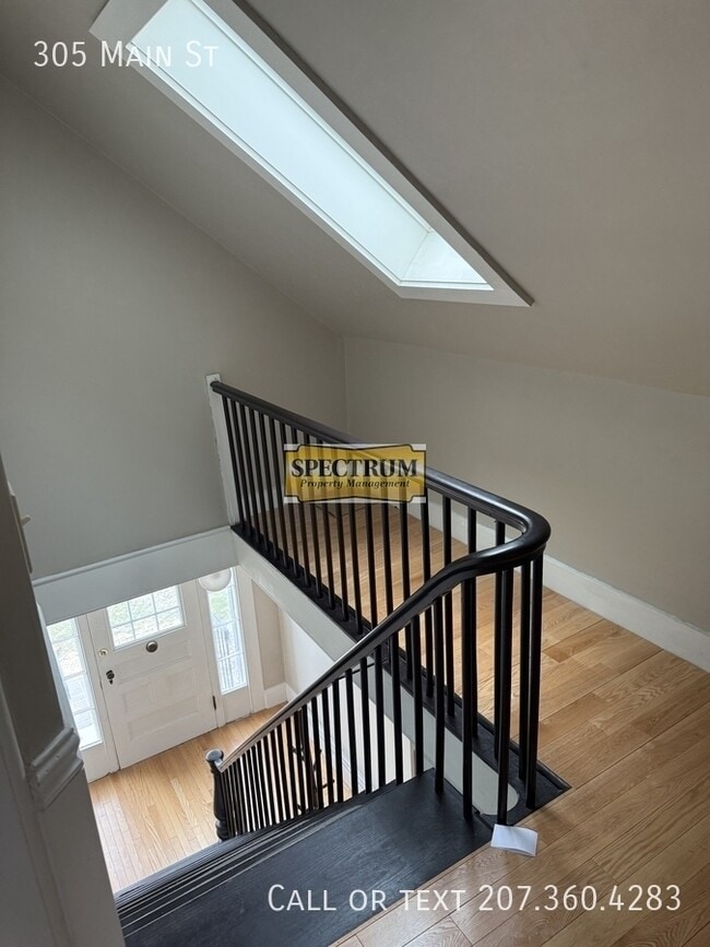 Building Photo - 305 Upper Main St