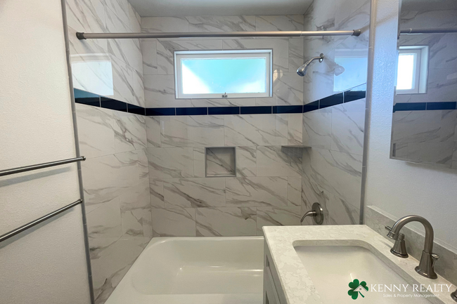Building Photo - Fully Remodeled 3 Bedroom Home in Sunshine...