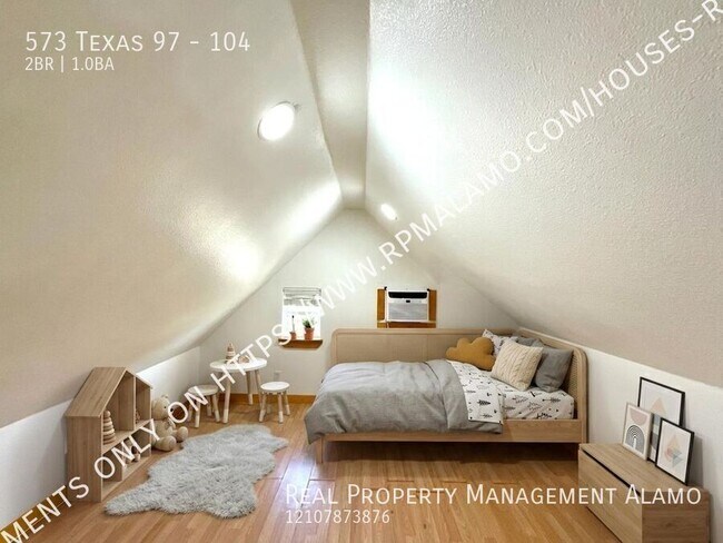 Building Photo - 573 TX-97