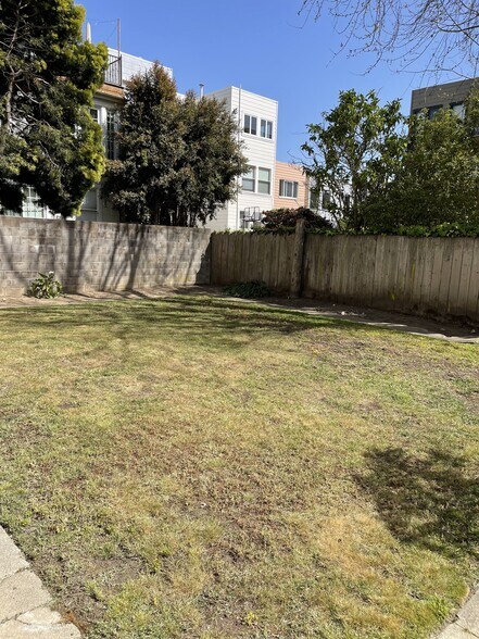 Building Photo - 1225 Bay St