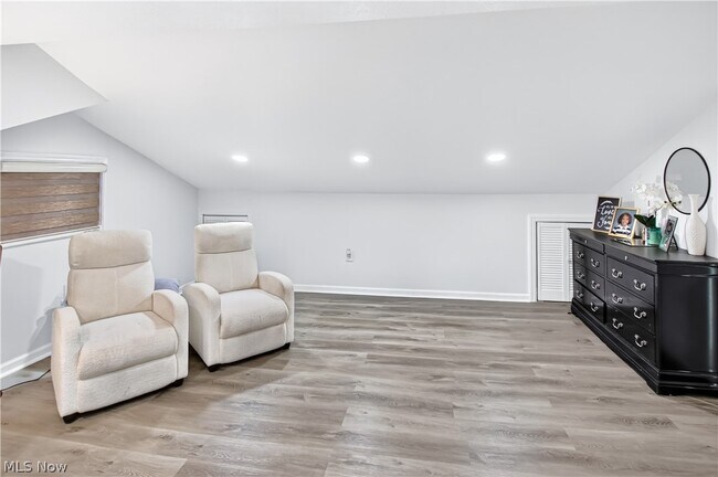 Building Photo - 10903 Parkhurst Dr