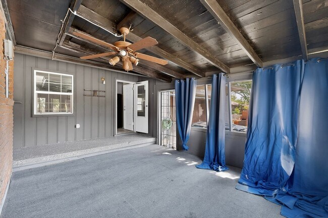 Building Photo - 2104 Hillburn Dr