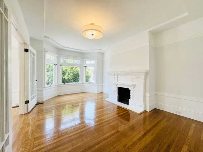 Building Photo - Bernal/Mission/Noe: Updated Flat w/ Shared...