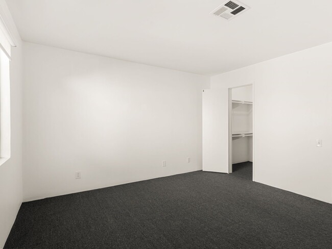 Building Photo - 1472 S Camino Real