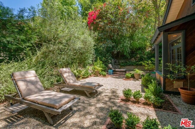 Building Photo - 3266 Mandeville Canyon Rd