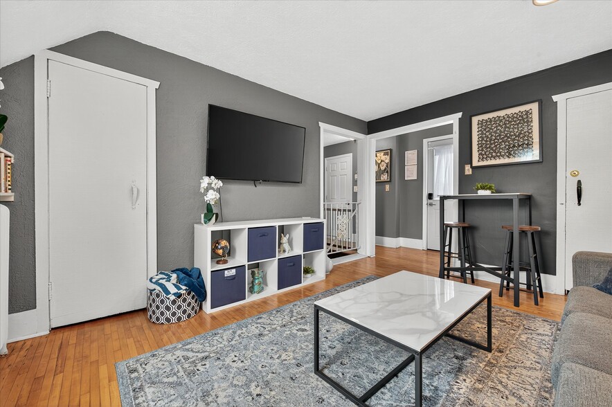 Building Photo - 4935 34th Ave S