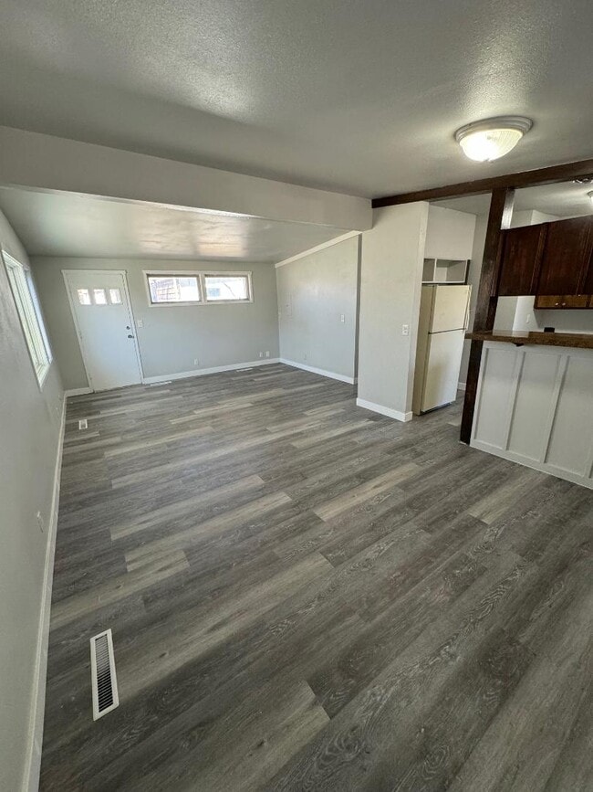 Building Photo - 647 Northborough Ln