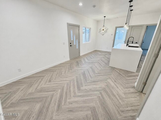 Building Photo - 2643 Summerchase Ave