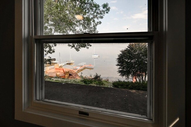 Building Photo - 5026 Lake Mendota Dr