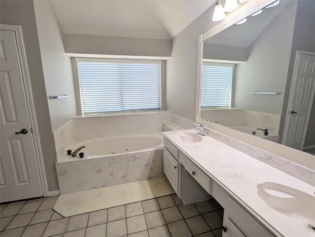 Building Photo - 13623 Bonilla Ln