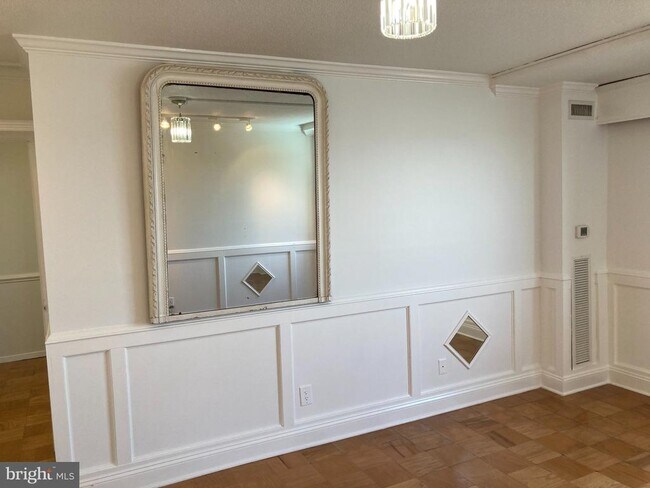 Building Photo - 501 Slaters Ln