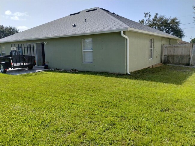 Building Photo - 672 Bluebill Ct
