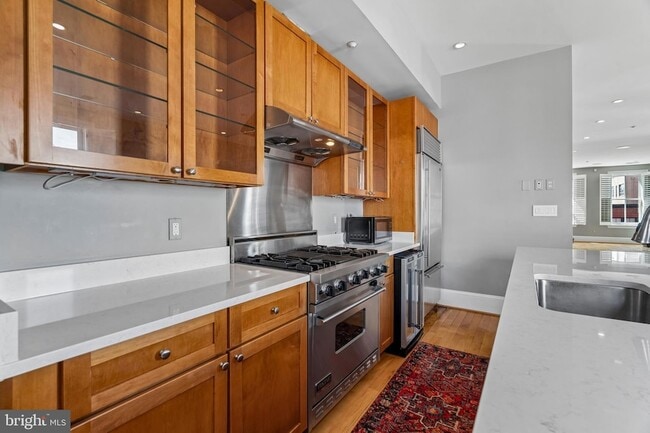 Building Photo - 1343 Q St NW