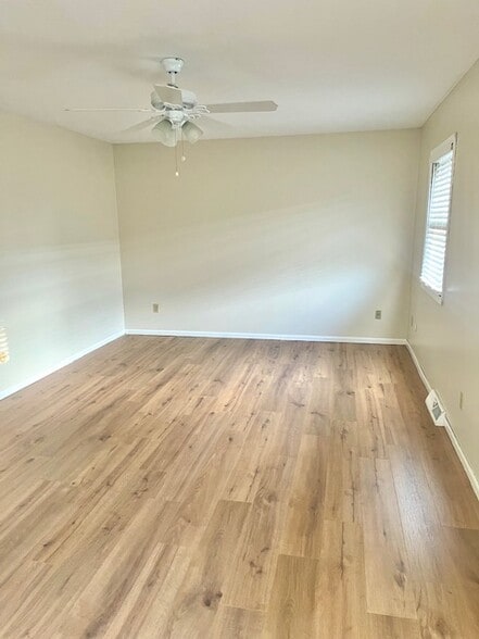 Primary Bedroom - 6030 Applecrest Ct