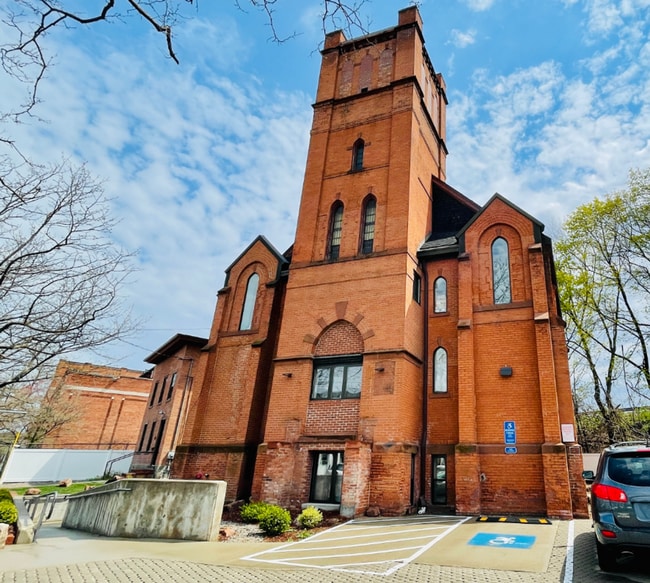 Building Photo - Luxury 4 bed + 2.5 bath apartments in East Rock