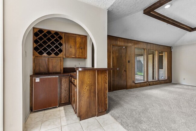 Building Photo - 4010 Paraguay Cir