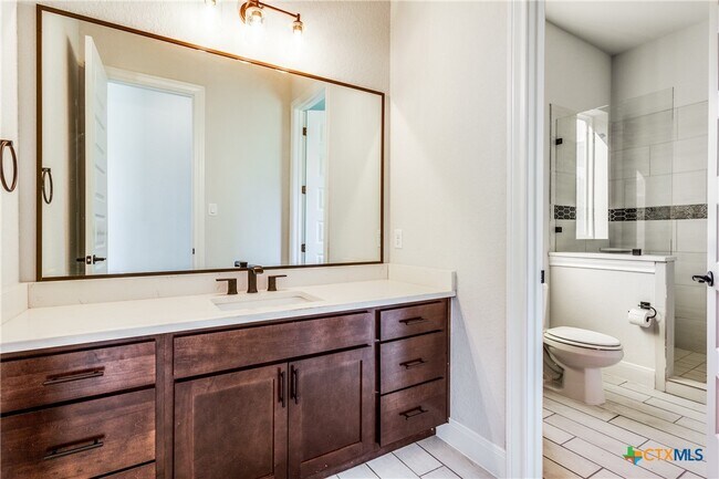 Building Photo - 2916 Hi Mesa