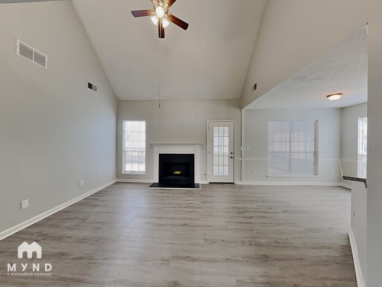 Building Photo - 6252 Phillips Lake Cove