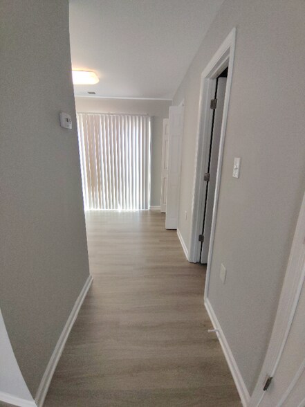 Building Photo - 65 Duiguid Dr