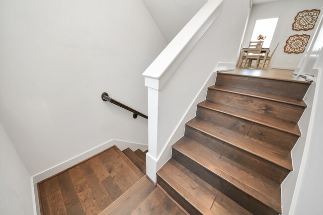 Building Photo - 4810 Martin Oaks Ln