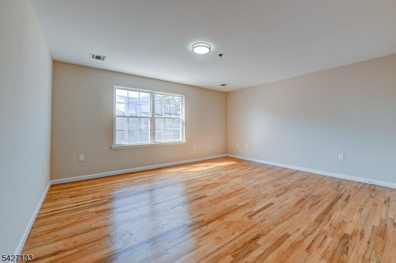 Building Photo - 15-21 Oraton St