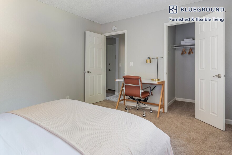 Building Photo - 202 Calvert Dr