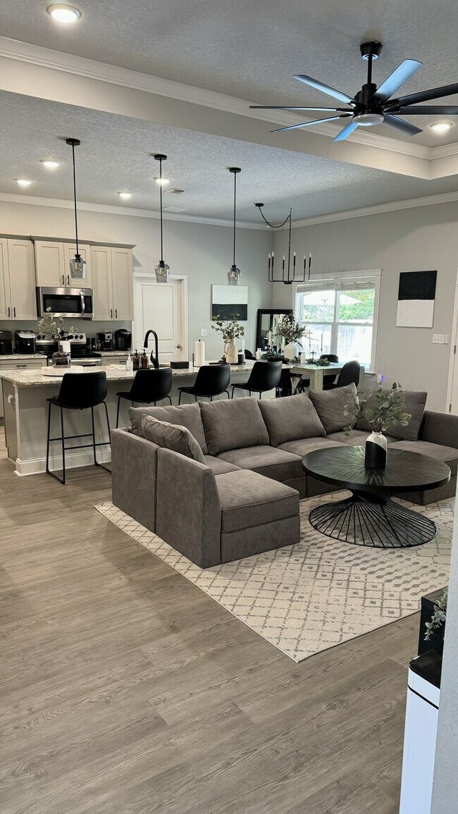 Building Photo - 2064 Constitution Dr