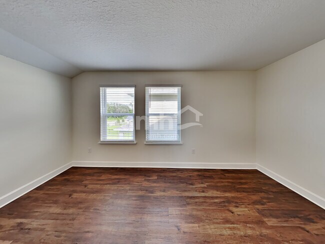 Building Photo - 1135 Walden Pond Dr