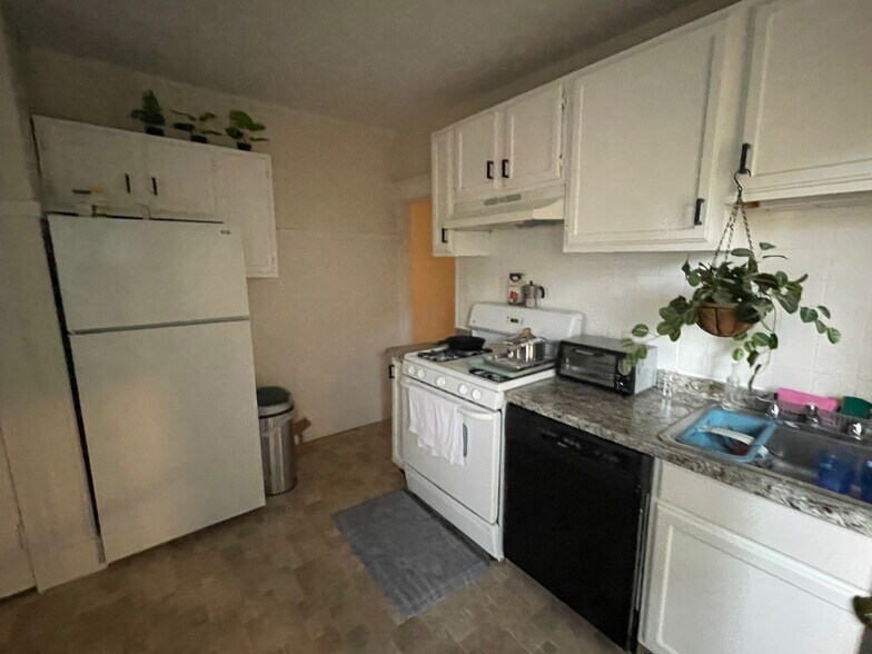 Building Photo - 15 Bemis Rd