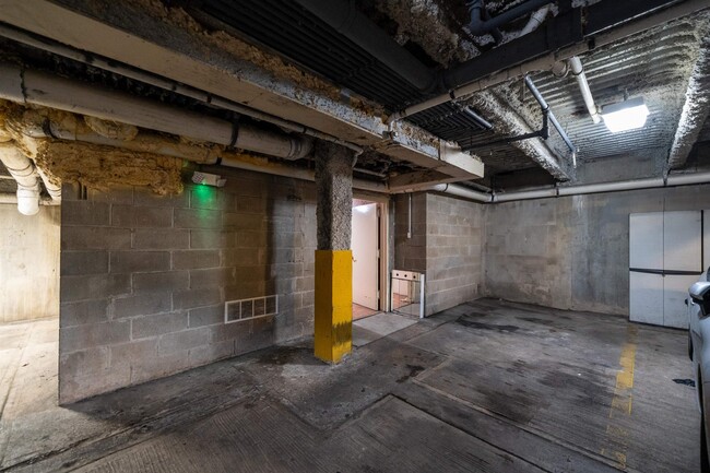 Building Photo - 413-415 9th St
