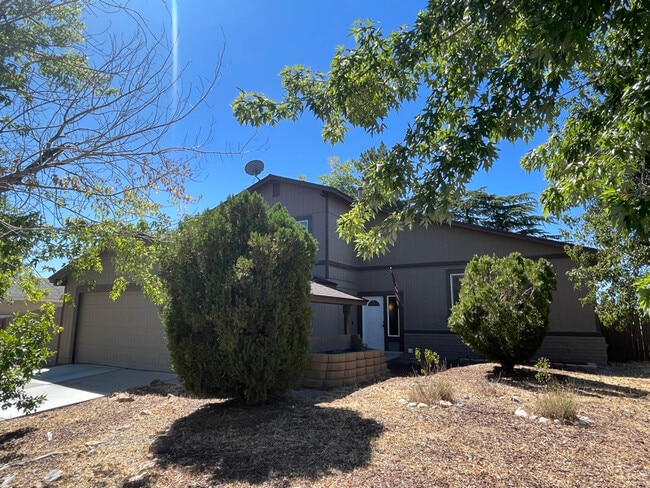 Building Photo - 915 Emerson Way
