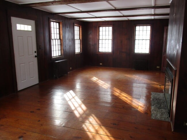 Building Photo - 48 Perkins Ln