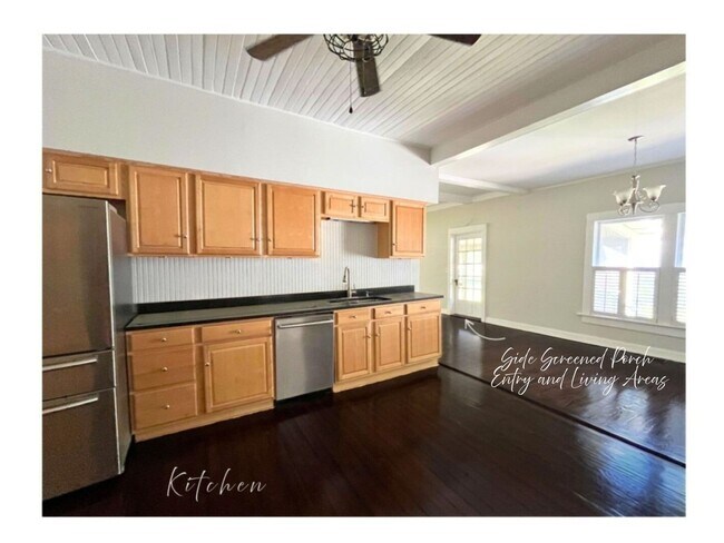 Building Photo - 208 Bartlett St