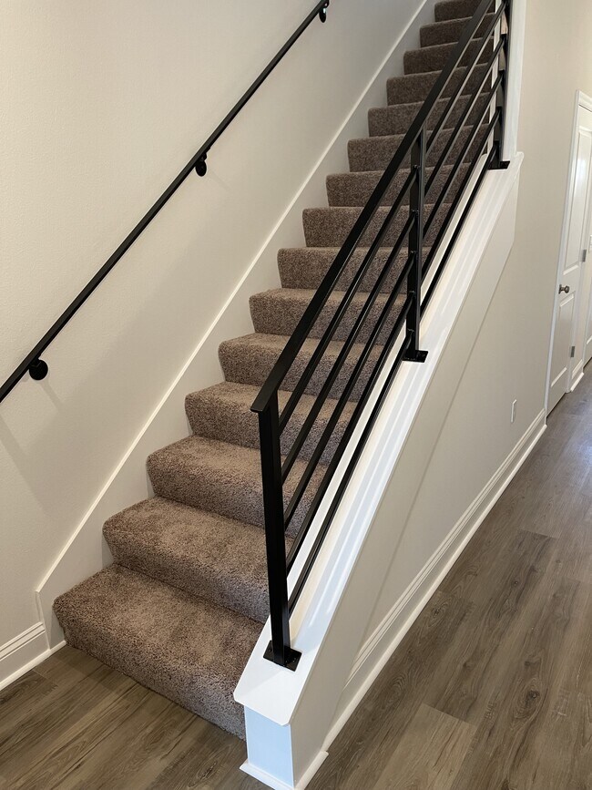 Building Photo - 5658 Native Oak Dr