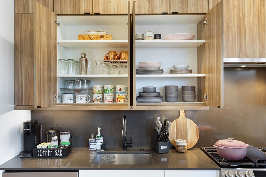 Building Photo - 65 W Dravus St