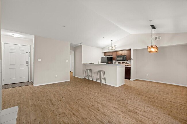 Building Photo - 3839 Dry Creek Dr