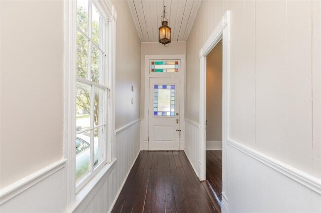 Building Photo - 2011 Decatur St