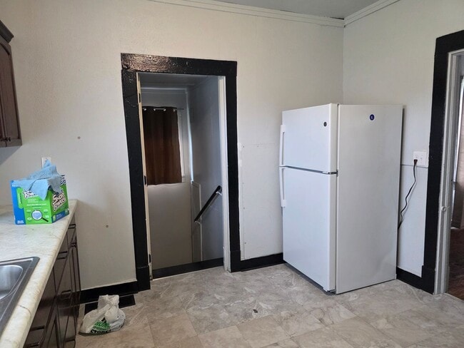 Building Photo - 3-Bedroom, 1-Bathroom Home with Basement – $1,250/Month - Accepting Section 8