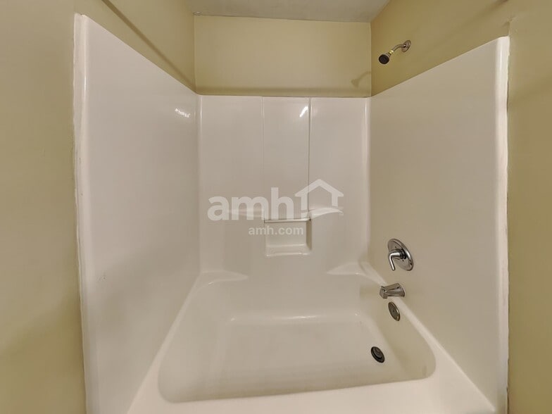 Building Photo - 7410 Henderson Park Rd