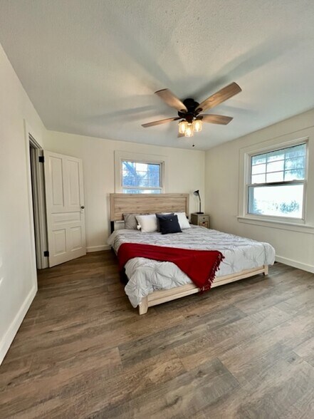 Building Photo - 126 Chunns Cove Rd