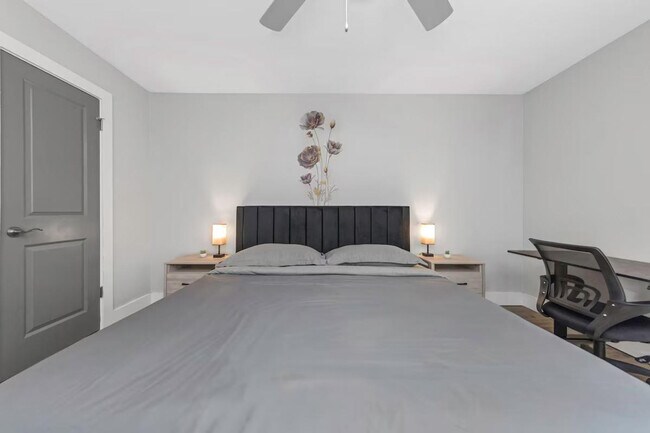 Building Photo - 4311 W Cleveland St